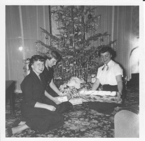 1950-12  Approx - Christmas - Schwab Girls